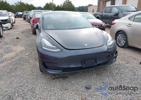 2021 Tesla Model 3 Standard Range Plus Rear-Wheel Drive z USA, uszkodzony, nr VIN 5YJ3E1EA6MF854486